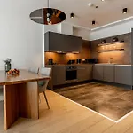 Emerald Downtown Luxury Suites By Continental Group