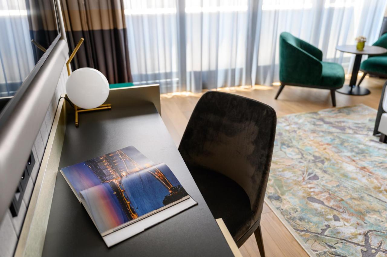 Hotel de apartamente Emerald Downtown Luxury By Continental Group