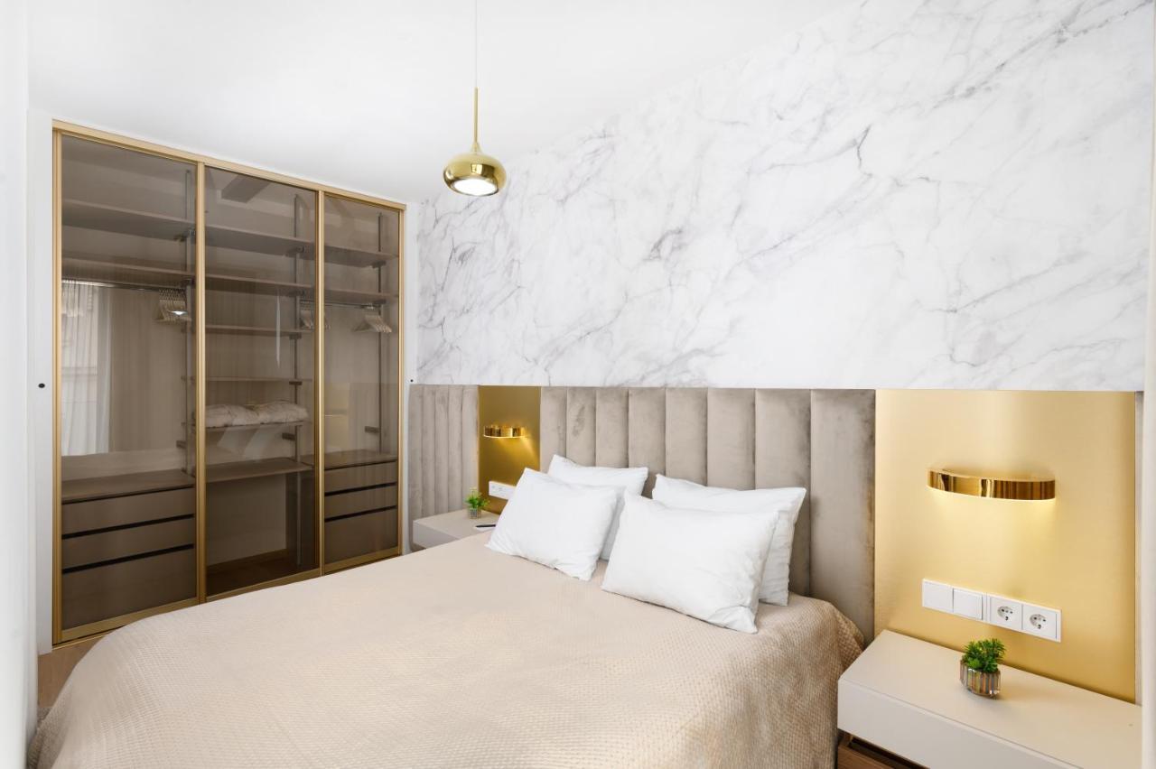 Hotel de apartamente Emerald Downtown Luxury By Continental Group