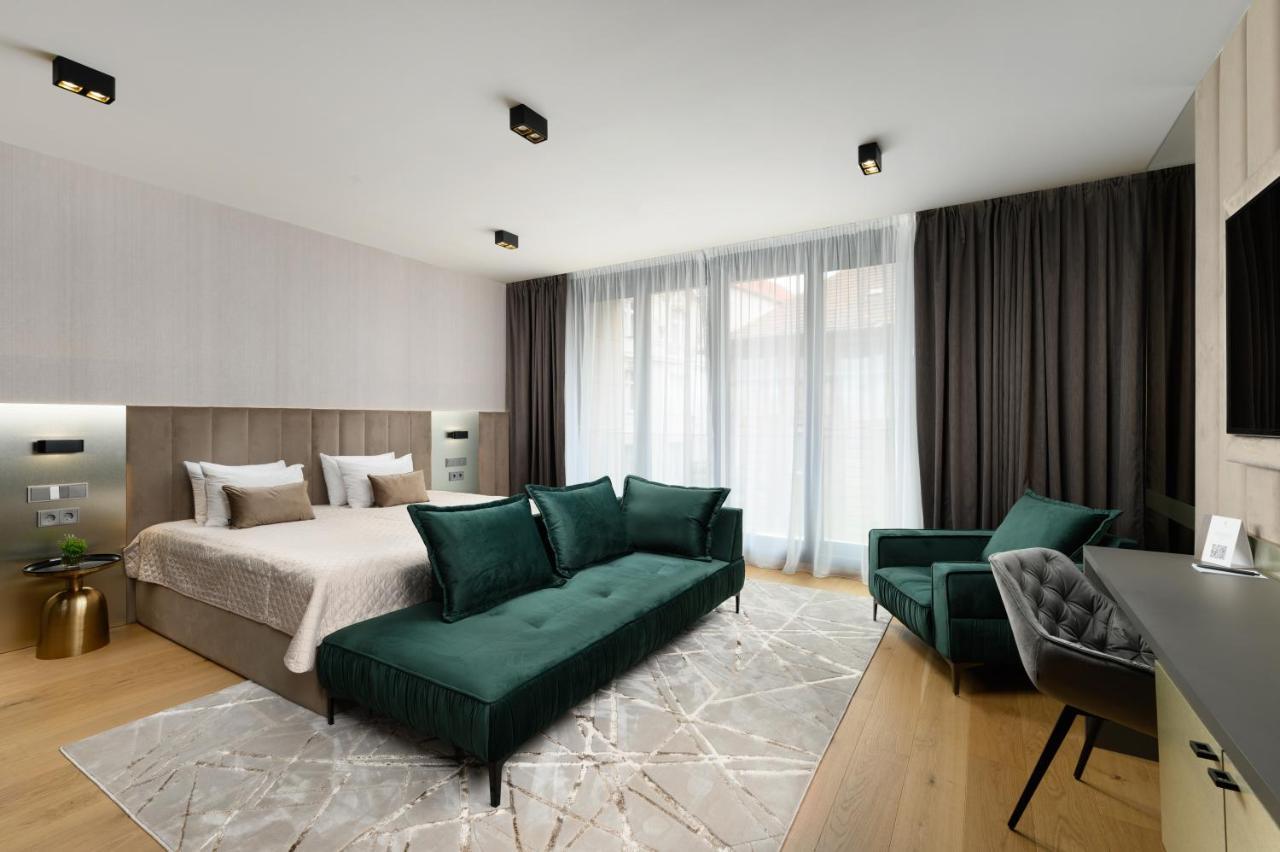 Hotel de apartamente Emerald Downtown Luxury By Continental Group