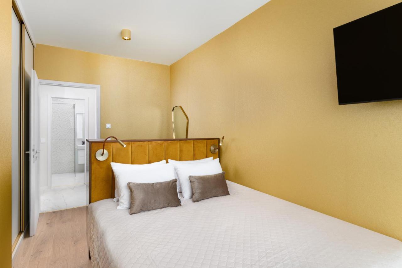 Hotel de apartamente Emerald Downtown Luxury By Continental Group 2*