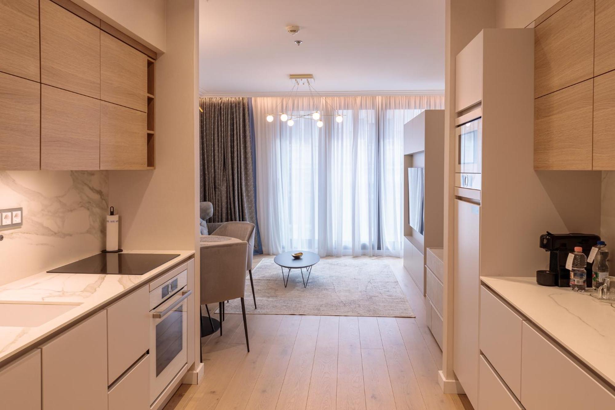 Hotel de apartamente Emerald Downtown Luxury By Continental Group