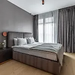 Emerald Downtown Luxury Suites By Continental Group